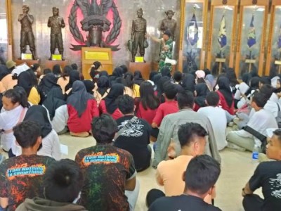 KUNJUNGAN DI MUSIUM AAU YOGYAKARTA